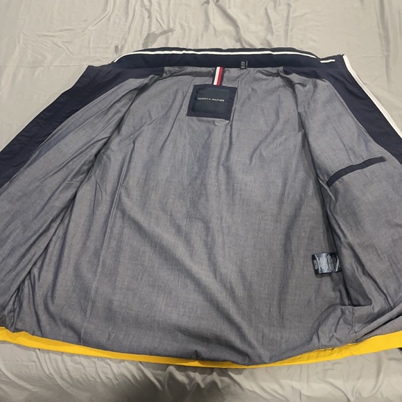 Tommy hilfiger wind breaker - Picture 5 of 5